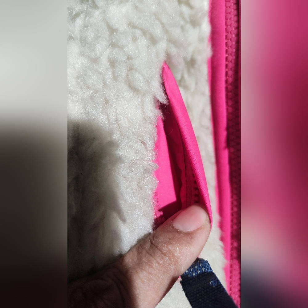 Patagonia Cream Sherpa Vest with Hot Pink Trim - Picture 5 of 10